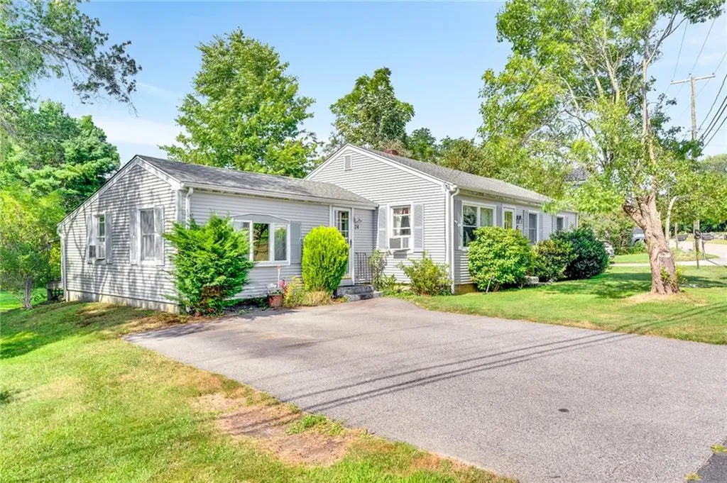 24 Schoolhouse Road Warren RI 02885