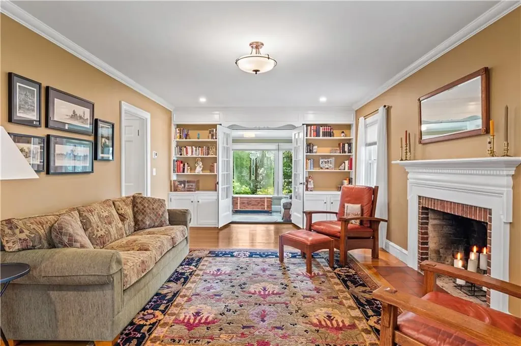 237 Highland Avenue Warwick RI 02886