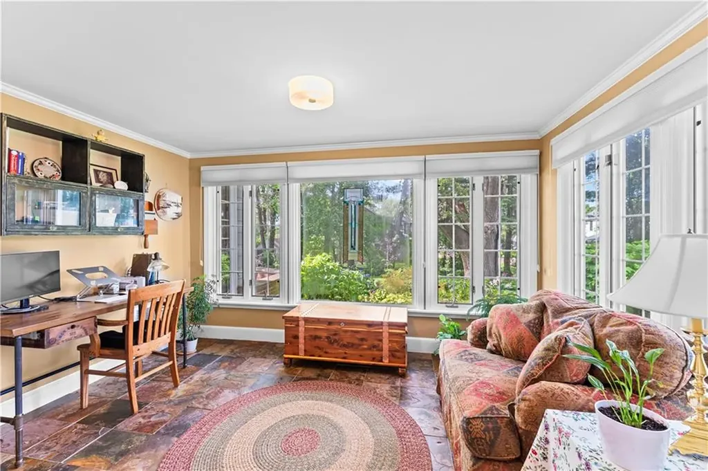 237 Highland Avenue Warwick RI 02886