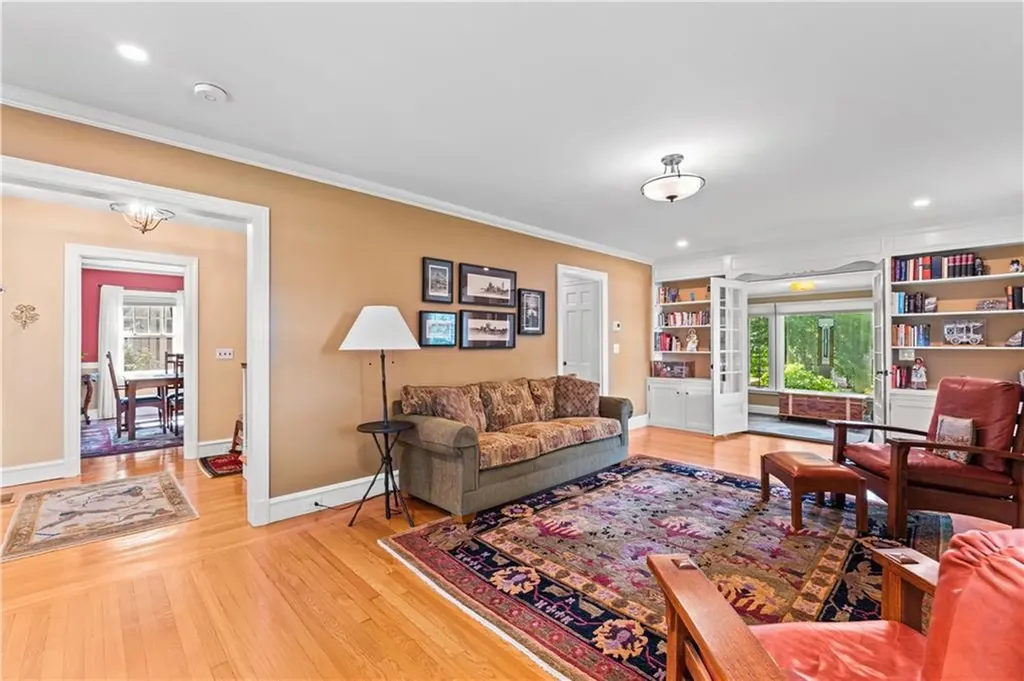 237 Highland Avenue Warwick RI 02886