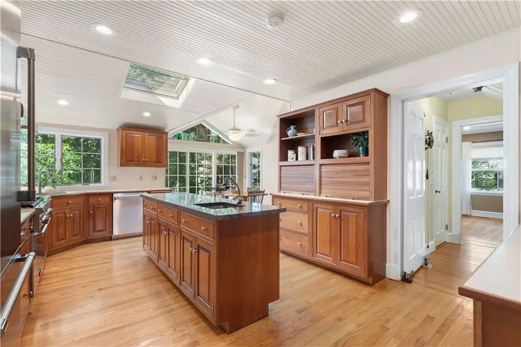 237 Highland Avenue Warwick RI 02886