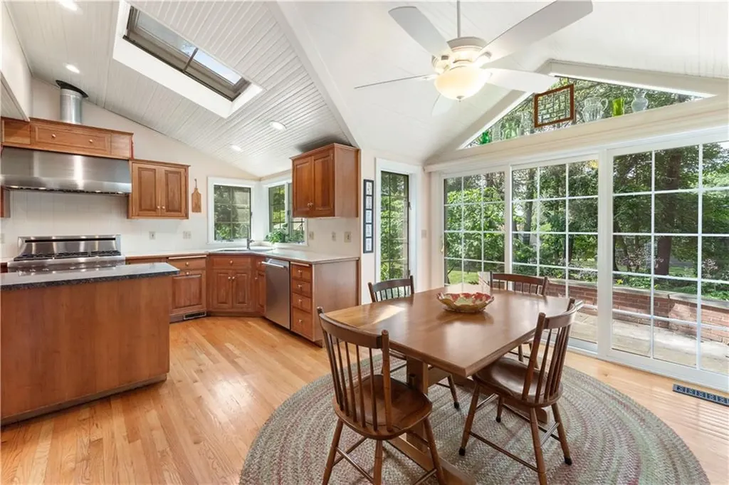 237 Highland Avenue Warwick RI 02886