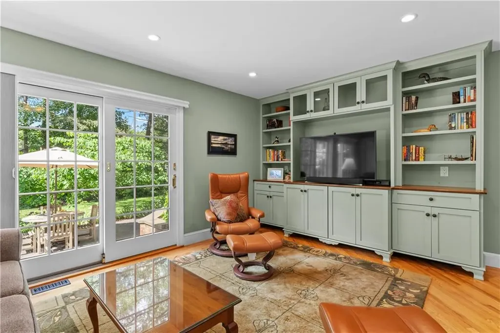 237 Highland Avenue Warwick RI 02886