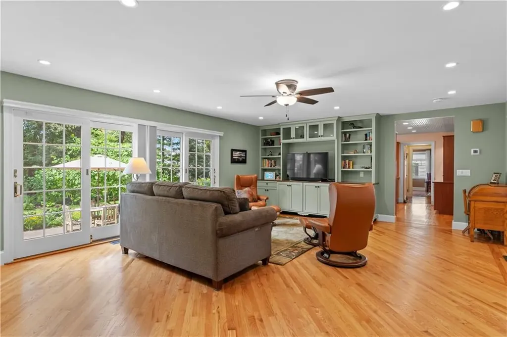 237 Highland Avenue Warwick RI 02886