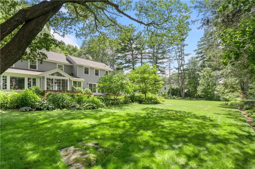 237 Highland Avenue Warwick RI 02886