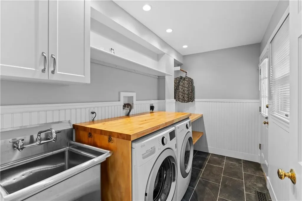 237 Highland Avenue Warwick RI 02886