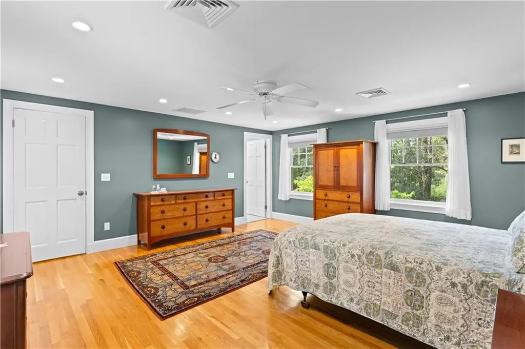 237 Highland Avenue Warwick RI 02886