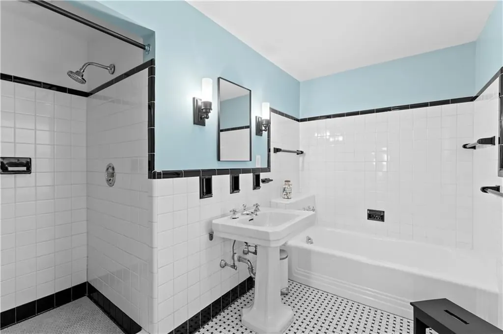 237 Highland Avenue Warwick RI 02886