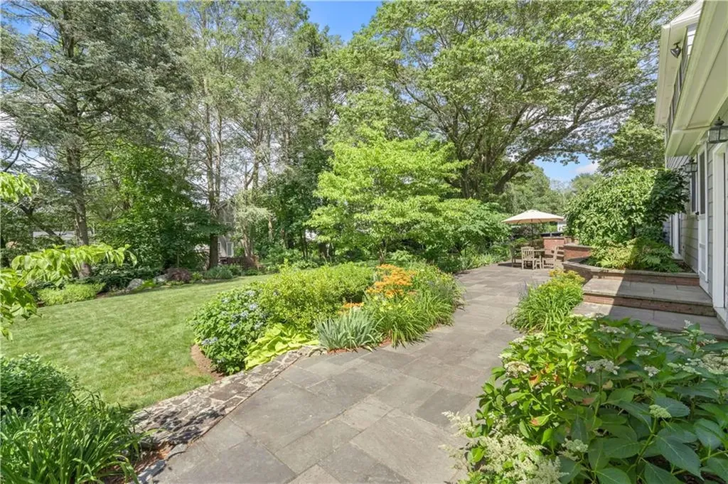 237 Highland Avenue Warwick RI 02886