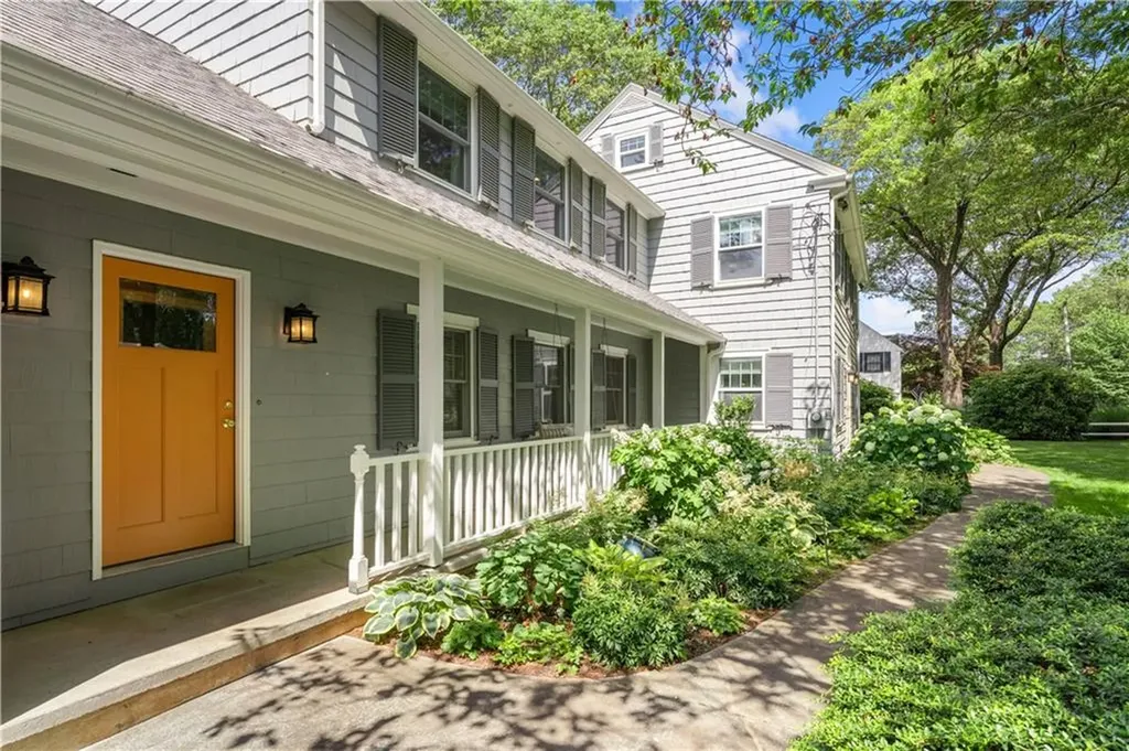 237 Highland Avenue Warwick RI 02886