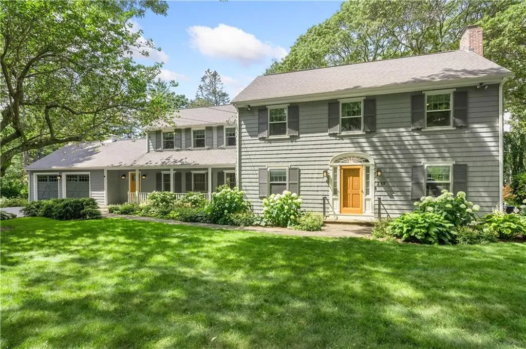 237 Highland Avenue Warwick RI 02886