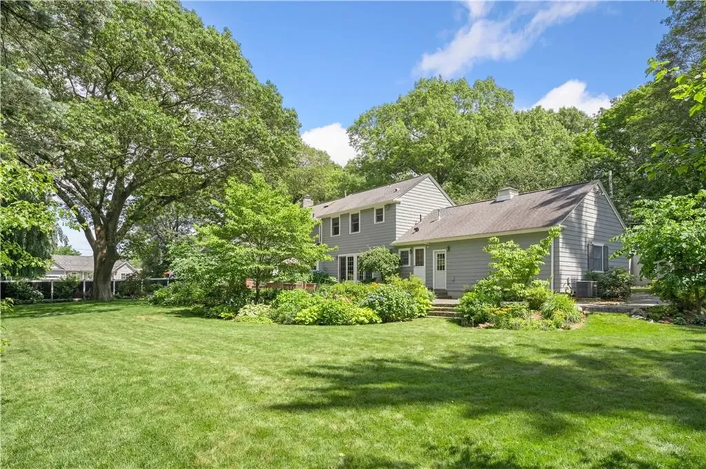 237 Highland Avenue Warwick RI 02886