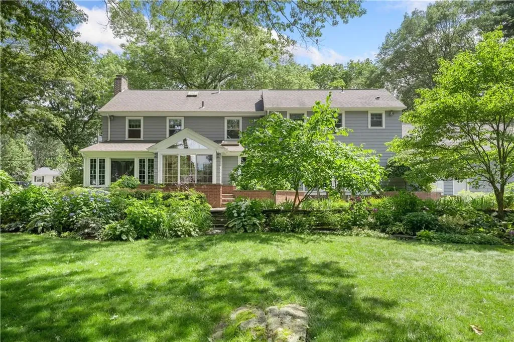 237 Highland Avenue Warwick RI 02886