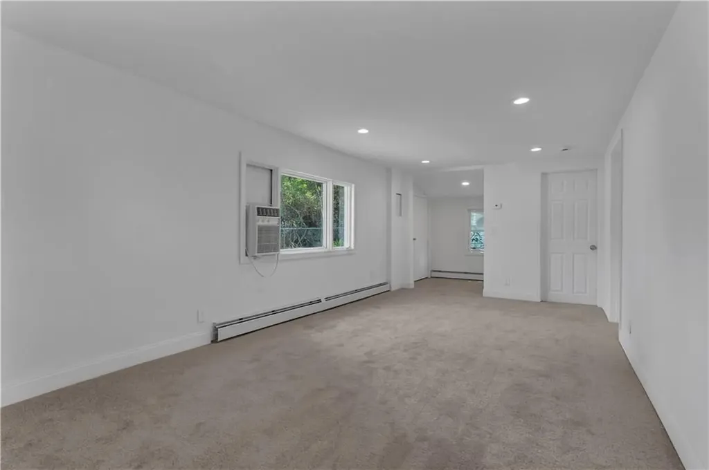 15 17 Maplewood Avenue Warwick RI 02889