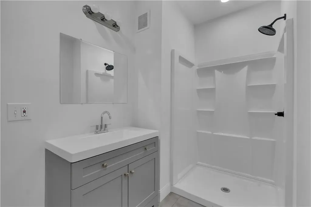 15 17 Maplewood Avenue Warwick RI 02889