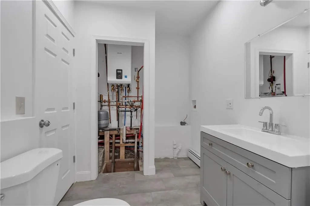 15 17 Maplewood Avenue Warwick RI 02889