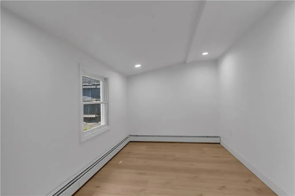 15 17 Maplewood Avenue Warwick RI 02889