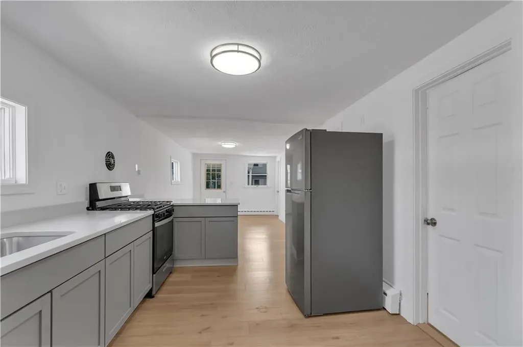 15 17 Maplewood Avenue Warwick RI 02889