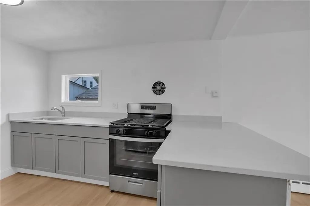 15 17 Maplewood Avenue Warwick RI 02889