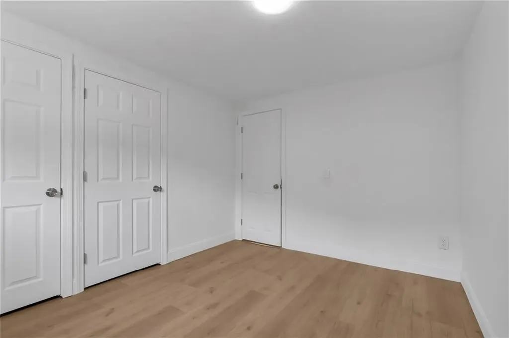 15 17 Maplewood Avenue Warwick RI 02889