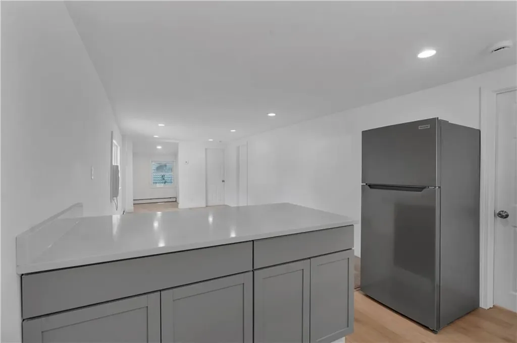 15 17 Maplewood Avenue Warwick RI 02889