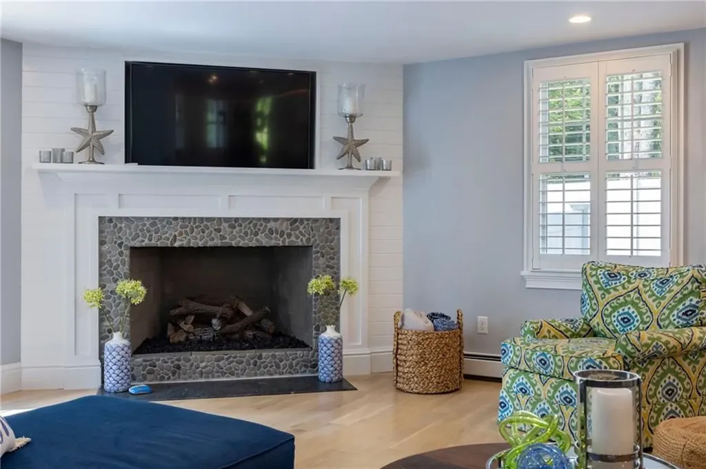 69 Verdi Road Westerly RI 02891