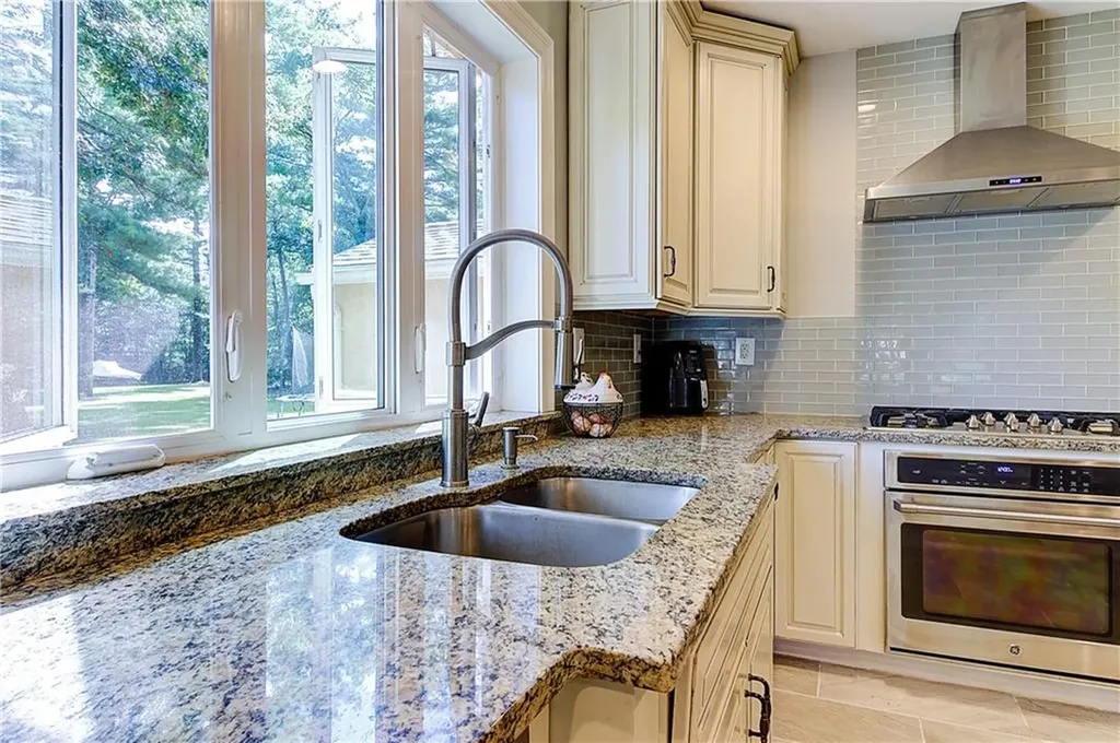231 Shady Valley Road Coventry RI 02816
