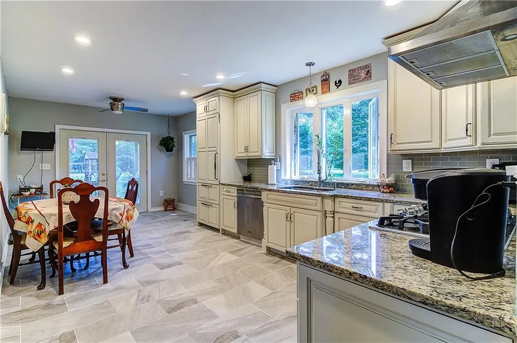 231 Shady Valley Road Coventry RI 02816