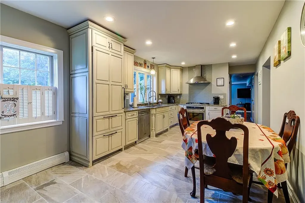 231 Shady Valley Road Coventry RI 02816