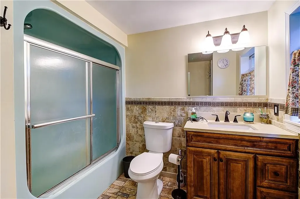 231 Shady Valley Road Coventry RI 02816