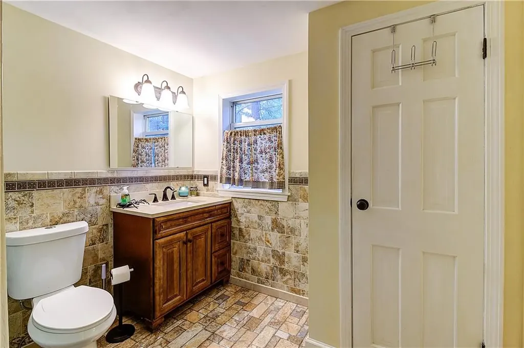 231 Shady Valley Road Coventry RI 02816