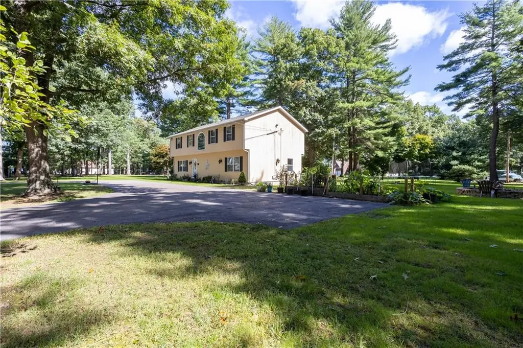 231 Shady Valley Road Coventry RI 02816
