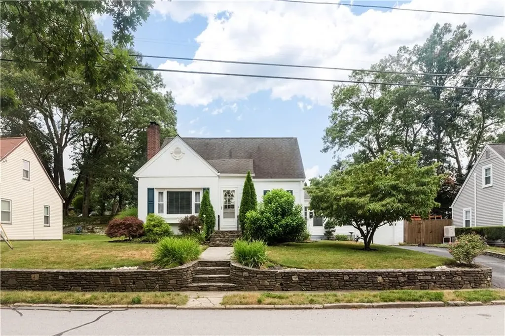 50 Hopedale Drive West Warwick RI 02893