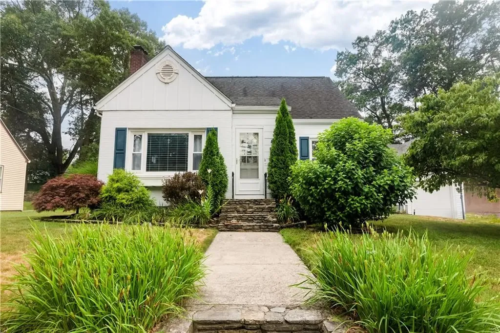 50 Hopedale Drive West Warwick RI 02893