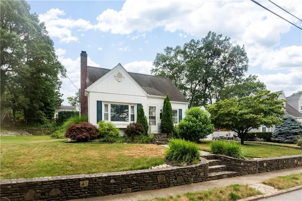 50 Hopedale Drive West Warwick RI 02893