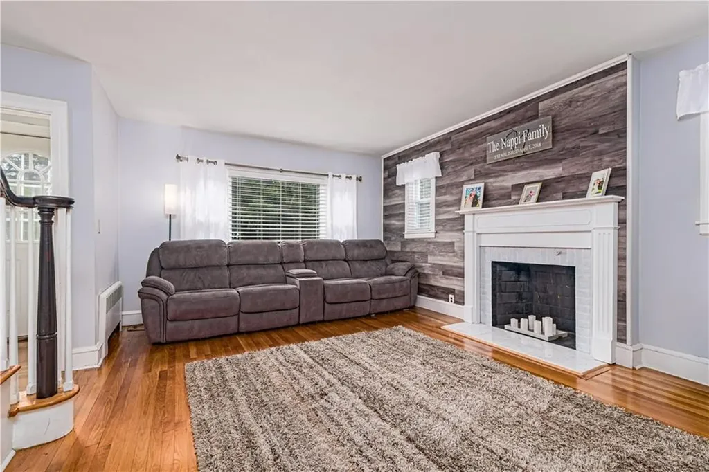 50 Hopedale Drive West Warwick RI 02893