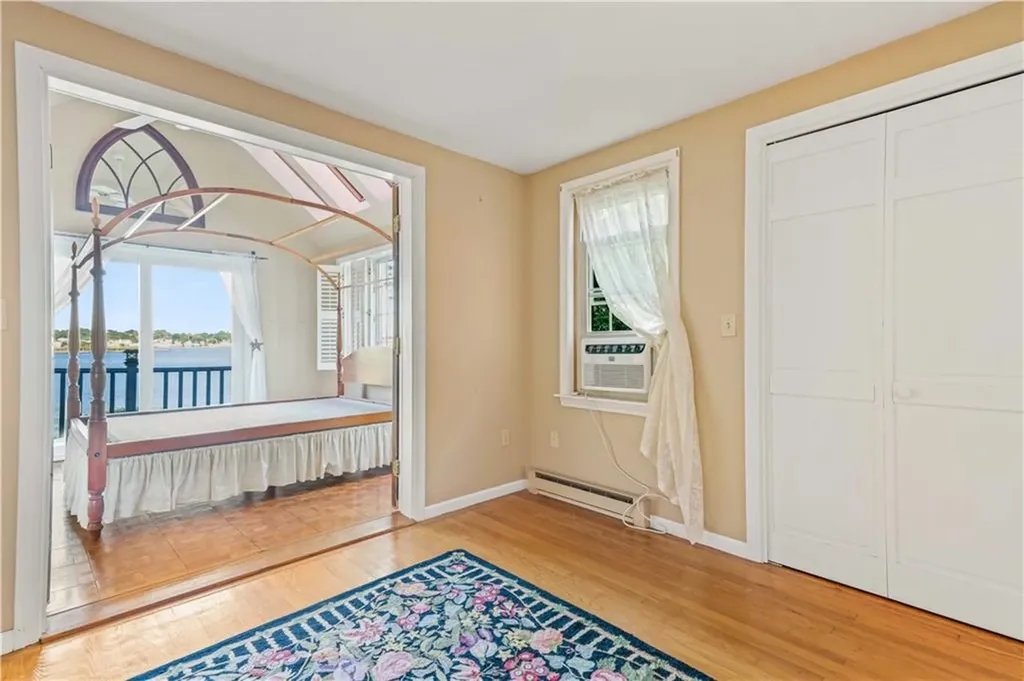 128 Eustis Avenue Newport RI 02840