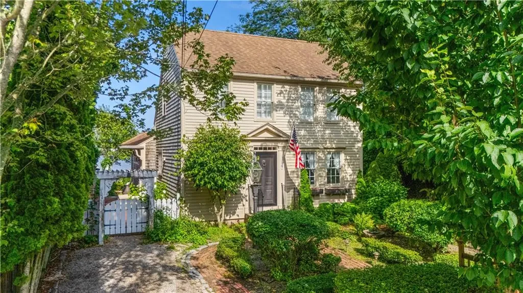 128 Eustis Avenue Newport RI 02840