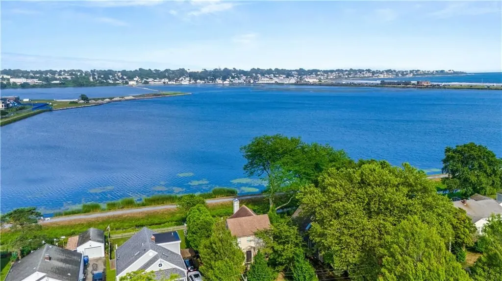 128 Eustis Avenue Newport RI 02840