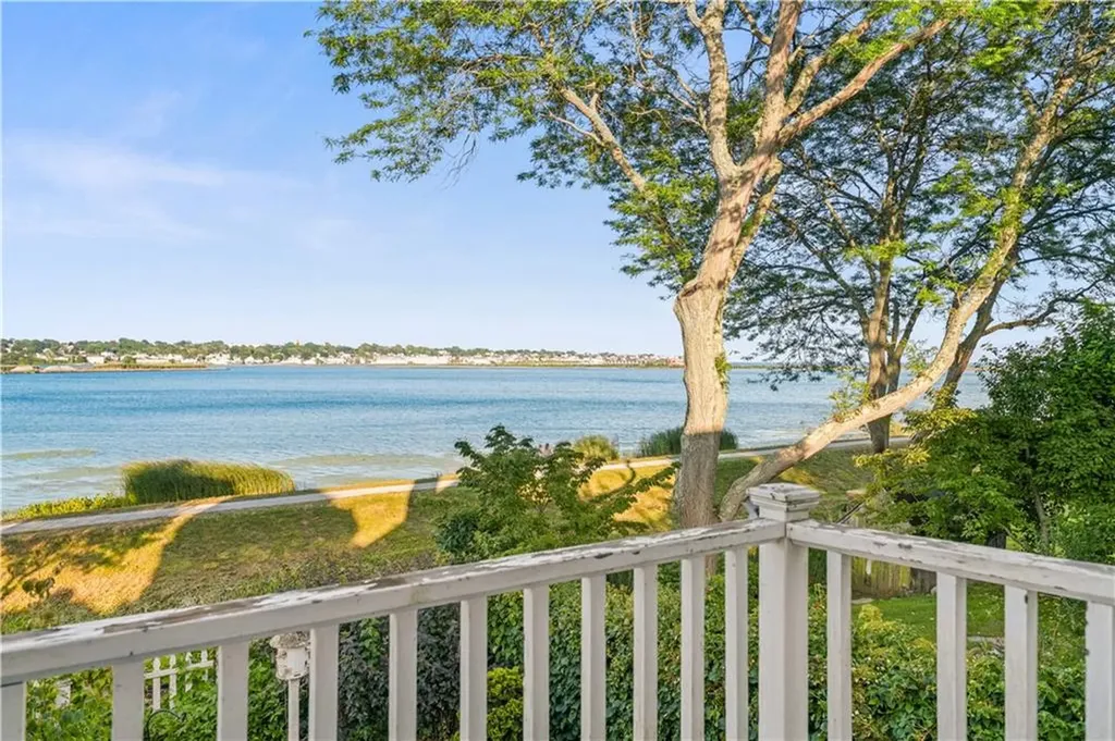 128 Eustis Avenue Newport RI 02840