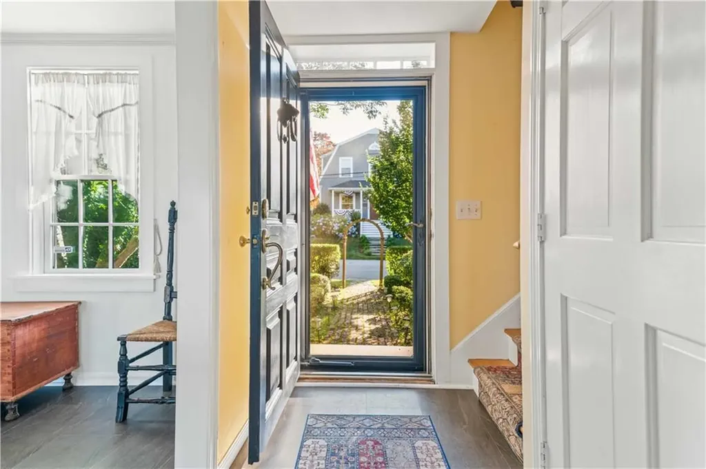 128 Eustis Avenue Newport RI 02840