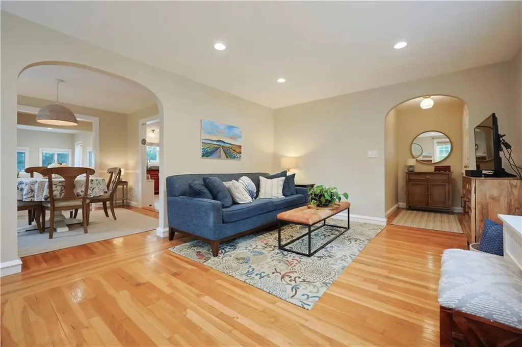 72 Audubon Road Warwick RI 02888