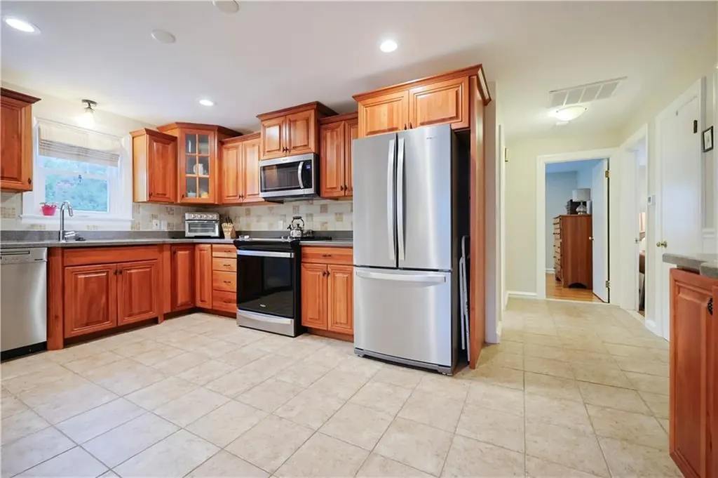 72 Audubon Road Warwick RI 02888