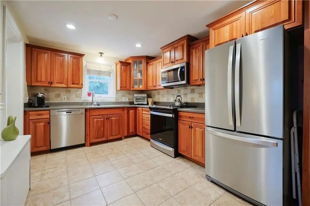 72 Audubon Road Warwick RI 02888