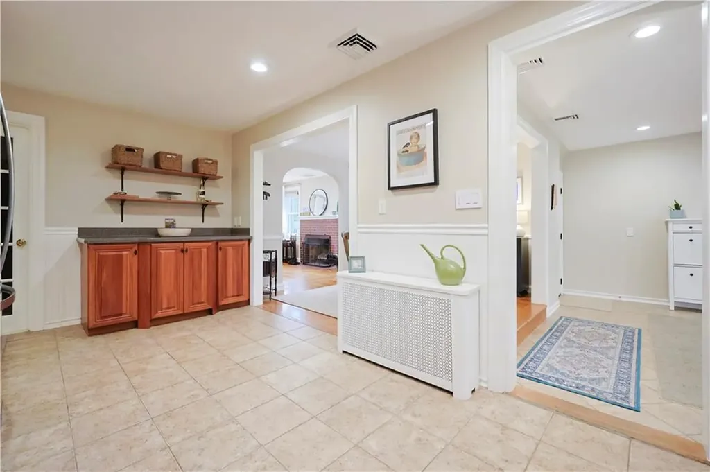 72 Audubon Road Warwick RI 02888