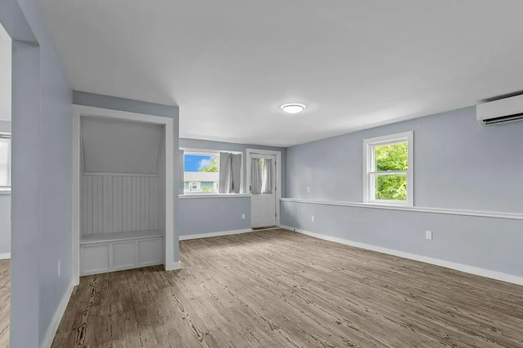 132 Maple Avenue Middletown RI 02842