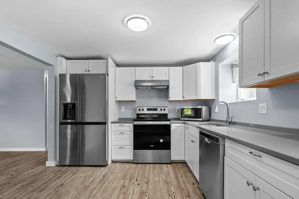 132 Maple Avenue Middletown RI 02842