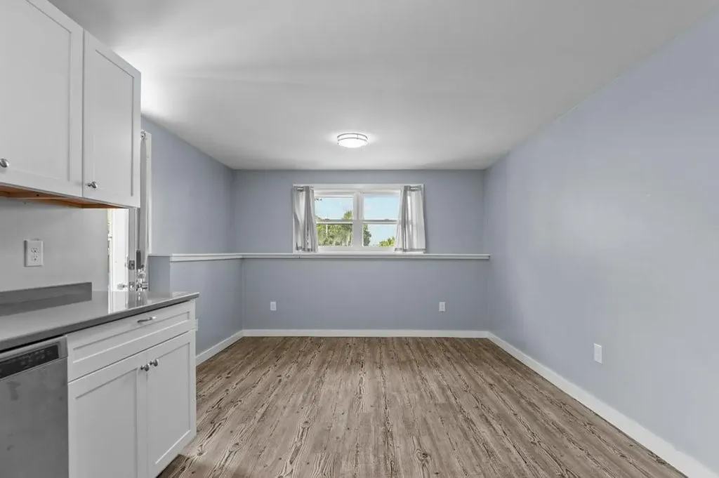 132 Maple Avenue Middletown RI 02842