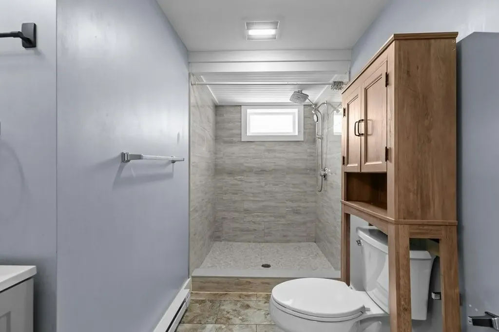 132 Maple Avenue Middletown RI 02842