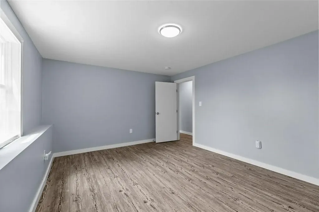 132 Maple Avenue Middletown RI 02842